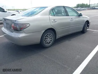 2004 Lexus ES 330 with VIN JTHBA30GX45053526, listed as a IAAI auction lot 41972096 with 264,207 mi miles. Bid and sale history available at carsss.com. Image 4.
