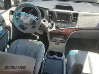 2012 Toyota Sienna XLE AAS z VIN 5TDYK3DC5CS177650, wystawiony jako Copart lot #53832525 z przebiegiem Nie podano mil oraz Szkoda całkowita • Salvage title. Historia ofert i sprzedaży dostępna na DreamBid. Obrazek 8.