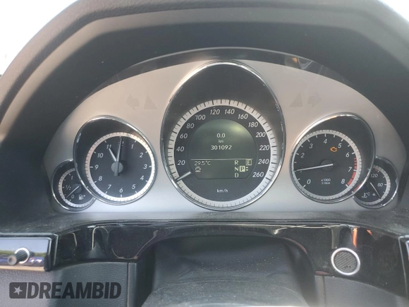 2011 Mercedes-Benz E 350 Luxury with VIN WDDHF8HB6BA385055, listed as a Copart auction lot 59563535 with 301,092 mi miles and Salvage title. Bid and sale history available at DreamBid. Image 9.