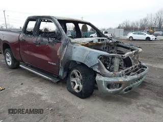 2019 Ram 1500 Tradesman z VIN 1C6SRFCTXKN662298, wystawiony jako IAAI lot #41496816 z przebiegiem Nie podano mil oraz . Historia ofert i sprzedaży dostępna na DreamBid. Obrazek 1.