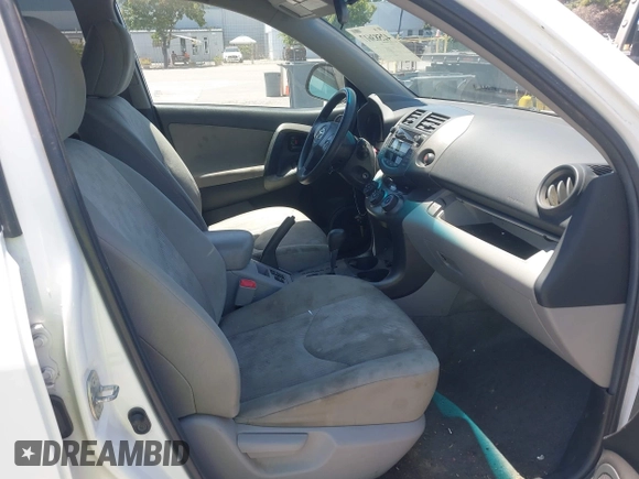 2010 Toyota RAV4 z VIN 2T3ZF4DV1AW037963, wystawiony jako IAAI lot #42583617 z przebiegiem 209 092 mil mil oraz . Historia ofert i sprzedaży dostępna na DreamBid. Obrazek 5.