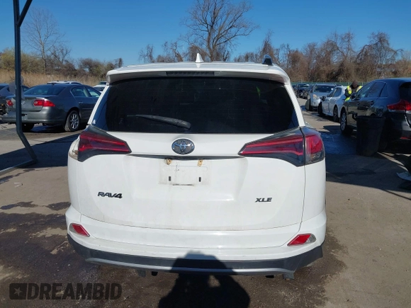 2018 Toyota RAV4 XLE с VIN JTMWFREV5JJ741922, выставлен на аукционе IAAI как лот 41889199 с пробегом 80 442 миль миль и . История ставок и продаж доступна на DreamBid. Изображение 17.