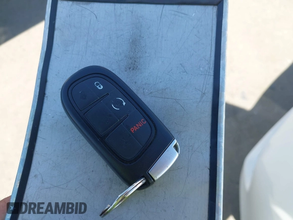 2020 Jeep Cherokee Latitude Plus z VIN 1C4PJMLB2LD616974, wystawiony jako IAAI lot #42164598 z przebiegiem 52 361 mil mil oraz . Historia ofert i sprzedaży dostępna na DreamBid. Obrazek 11.