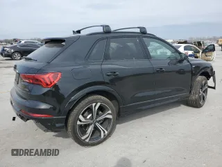 2024 Audi Q3 S line Premium Plus z VIN WA1EEDF30R1151101, wystawiony jako Copart lot #49081385 z przebiegiem 4995 mil mil oraz Tytuł czysty. Historia ofert i sprzedaży dostępna na DreamBid. Obrazek 3.