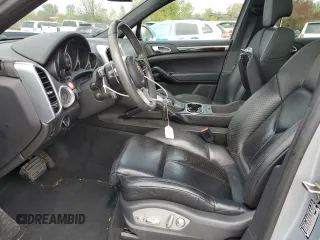2017 Porsche Cayenne с VIN WP1AA2A27HKA83499, выставлен на аукционе Copart как лот 52364025 с пробегом 101 905 миль миль и Списание • Salvage title. История ставок и продаж доступна на DreamBid. Изображение 7.