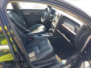 2008 Lincoln MKZ with VIN 3LNHM28T48R653634, listed as a IAAI auction lot 40198676 with 119,586 mi miles and . Bid and sale history available at carsss.com. Image 5.