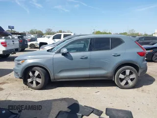 2021 Volvo XC40 Momentum z VIN YV4162UK4M2477791, wystawiony jako IAAI lot #41838849 z przebiegiem 25 944 mil mil oraz . Historia ofert i sprzedaży dostępna na DreamBid. Obrazek 14.