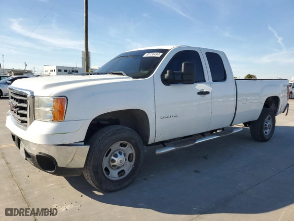2011 GMC Sierra 2500HD Work Truck with VIN 1GT22ZCG4BZ124741, listed as a Copart auction lot 80136494 with 243,000 mi miles and Salvage Title. Bid and sale history available at carsss.com. Image 1.