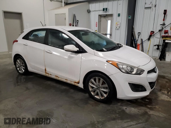 2015 Hyundai Elantra GT GL with VIN KMHD25LH8FU250772, listed as a Copart auction lot 43330335 with 240,063 mi miles and Clean Title. Bid and sale history available at carsss.com. Image 4.