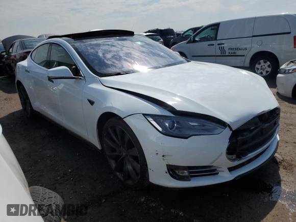 2013 Tesla Model S with VIN 5YJSA1CG1DFP22301, listed as a Copart auction lot 47323125 with 120,834 mi miles and Clean Title. Bid and sale history available at carsss.com. Image 4.