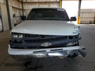 2000 Chevrolet Silverado 1500 with VIN 2GCEC19W0Y1310868, listed as a Copart auction lot 52819815 with 348,088 mi miles and Salvage Title. Bid and sale history available at DreamBid. Image 5.