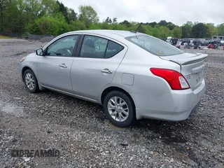 2017 Nissan Versa S Plus z VIN 3N1CN7AP0HL870285, wystawiony jako IAAI lot #41973511 z przebiegiem 141 166 mil mil oraz . Historia ofert i sprzedaży dostępna na DreamBid. Obrazek 3.