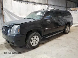 2013 GMC Yukon XL SLT with VIN 1GKS1KE08DR348001, listed as a Copart auction lot 50723745 with 105,276 mi miles and Clean Title. Bid and sale history available at carsss.com. Image 1.