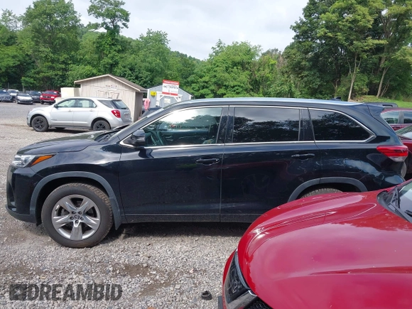 2019 Toyota Highlander Limited with VIN 5TDDZRFH5KS704283, listed as a IAAI auction lot 42597169 with 26,147 mi miles and . Bid and sale history available at DreamBid. Image 14.