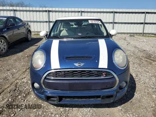 2015 MINI Hardtop S with VIN WMWXP7C59F2A35403, listed as a Copart auction lot 52197025 with 205,303 mi miles and Salvage Title. Bid and sale history available at DreamBid. Image 5.
