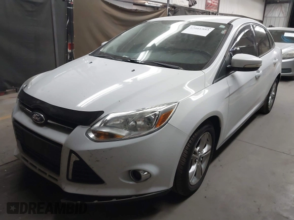 2014 Ford Focus SE with VIN 1FADP3F22EL437727, listed as a IAAI auction lot 42001593 with 90,814 mi miles. Bid and sale history available at carsss.com. Image 2.