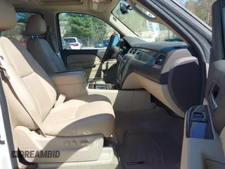 2013 GMC Yukon XL Denali with VIN 1GKS2MEF8DR121386, listed as a IAAI auction lot 42088855 with 174,677 mi miles. Bid and sale history available at carsss.com. Image 5.