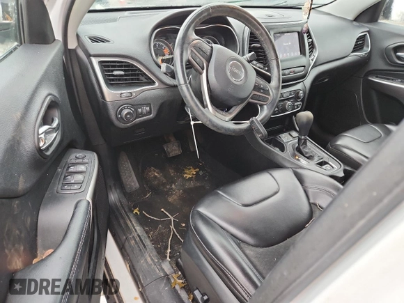 2019 Jeep Cherokee Latitude Plus with VIN 1C4PJLLB0KD333207, listed as a Copart auction lot 60720725 with 67,826 mi miles and Salvage title. Bid and sale history available at DreamBid. Image 8.