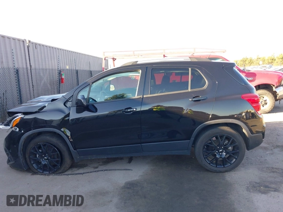 2021 Chevrolet Trax LT with VIN KL7CJPSB9MB342992, listed as a IAAI auction lot 41667044 with 52,289 mi miles. Bid and sale history available at carsss.com. Image 14.