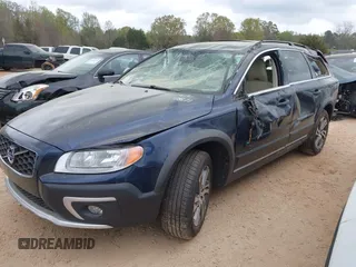 2015 Volvo XC70 T5 Drive-E Premier with VIN YV440MBK7F1209968, listed as a IAAI auction lot 41914571 with 69,668 mi miles and . Bid and sale history available at DreamBid. Image 17.