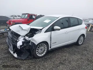 2013 Ford C-Max Hybrid SE with VIN 1FADP5AU3DL529867, listed as a IAAI auction lot 41725293 with 95,071 mi miles. Bid and sale history available at carsss.com. Image 17.