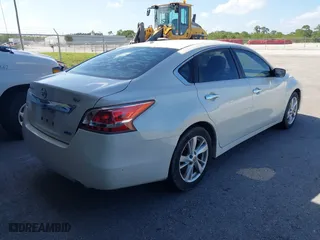 2013 Nissan Altima 2.5 S with VIN 1N4AL3AP5DC192437, listed as a IAAI auction lot 41977816 with 202,966 mi miles. Bid and sale history available at carsss.com. Image 4.