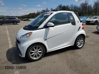 2014 Smart fortwo with VIN WMEEK9AA3EK806228, listed as a Copart auction lot 63858905 with 13,317 mi miles and Clean title. Bid and sale history available at DreamBid. Image 1.