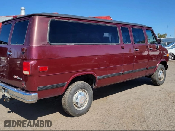 1994 GMC Rally z VIN 1GJGG39K6RF527981, wystawiony jako IAAI lot #41851882 z przebiegiem 159 751 mil mil oraz . Historia ofert i sprzedaży dostępna na DreamBid. Obrazek 4.