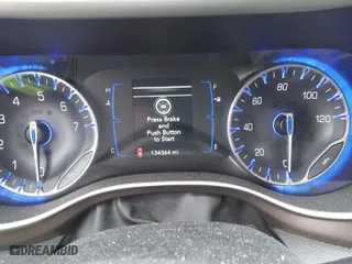 2018 Chrysler Pacifica Touring L with VIN 2C4RC1BG8JR139539, listed as a IAAI auction lot 41910181 with NaN miles. Bid and sale history available at carsss.com. Image 7.