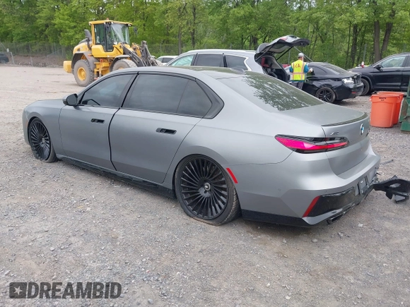 2023 BMW 7 Series 760i xDrive с VIN WBA33EJ04PCM74863, выставлен на аукционе IAAI как лот 42298285 с пробегом 22 801 миль миль и . История ставок и продаж доступна на DreamBid. Изображение 3.