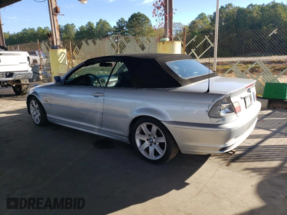 2002 BMW 3 Series 325Ci with VIN WBABS33412JY58882, listed as a Copart auction lot 82200274 with 203,603 mi miles and Clean Title. Bid and sale history available at carsss.com. Image 2.