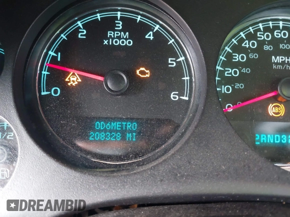 2008 GMC Yukon SLE w/3SA with VIN 1GKFC13C08J191605, listed as a IAAI auction lot 41885411 with 208,328 mi miles. Bid and sale history available at carsss.com. Image 7.