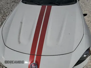 2019 FIAT 124 Spider Urbana Edition z VIN JC1NFAEK1K0143043, wystawiony jako Copart lot #68020584 z przebiegiem Nie podano mil oraz Szkoda całkowita • Salvage title. Historia ofert i sprzedaży dostępna na DreamBid. Obrazek 12.