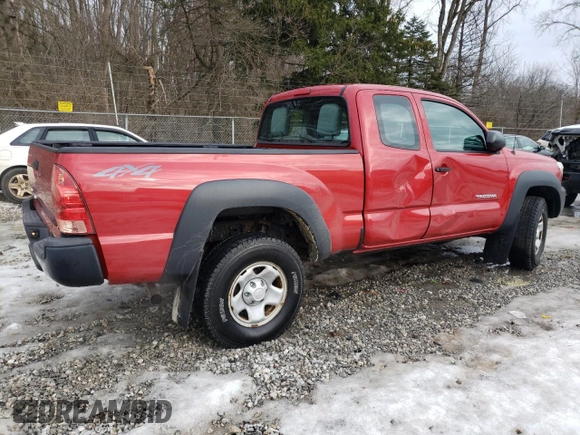 2014 Toyota Tacoma with VIN 5TFUX4EN4EX028133, listed as a Copart auction lot 43787235 with 102,799 mi miles and Salvage title. Bid and sale history available at DreamBid. Image 3.