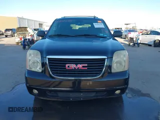 2008 GMC Yukon SLT w/4SB with VIN 1GKFC13J18R260916, listed as a IAAI auction lot 41261518 with 221,104 mi miles. Bid and sale history available at carsss.com. Image 12.