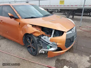 2015 Hyundai Veloster RE:FLEX with VIN KMHTC6AD8FU238345, listed as a IAAI auction lot 41549377 with 117,240 mi miles. Bid and sale history available at carsss.com. Image 6.
