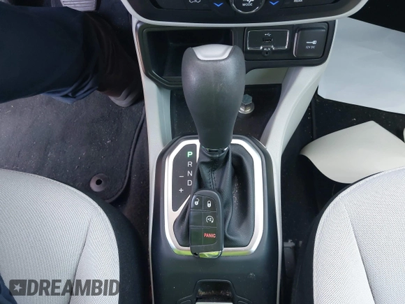2018 Jeep Renegade Altitude z VIN ZACCJABB5JPJ54842, wystawiony jako IAAI lot #42400858 z przebiegiem 29 440 mil mil oraz . Historia ofert i sprzedaży dostępna na DreamBid. Obrazek 11.