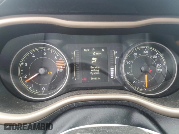 2018 Jeep Cherokee Latitude z VIN 1C4PJLCB1JD566642, wystawiony jako Copart lot #55816365 z przebiegiem 65 433 mil mil oraz Szkoda całkowita • Salvage title. Historia ofert i sprzedaży dostępna na DreamBid. Obrazek 9.
