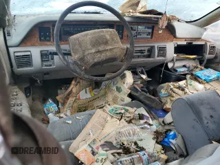1992 Chevrolet Caprice z VIN 1G1BN53E5NW120694, wystawiony jako Copart lot #73438584 z przebiegiem 156 839 mil mil oraz Czysty tytuł • Clean title. Historia ofert i sprzedaży dostępna na DreamBid. Obrazek 8.