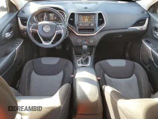 2018 Jeep Cherokee Latitude с VIN 1C4PJLCB2JD620255, выставлен на аукционе Copart как лот 86586724 с пробегом 72 798 миль миль и Списание • Salvage title. История ставок и продаж доступна на DreamBid. Изображение 8.
