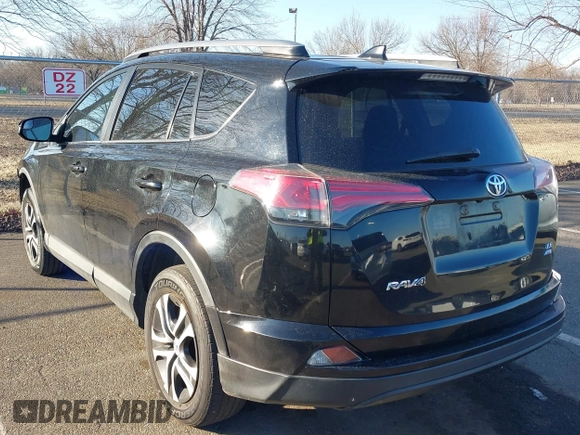 2017 Toyota RAV4 LE z VIN 2T3BFREV6HW543909, wystawiony jako IAAI lot #41668964 z przebiegiem 102 452 mil mil oraz . Historia ofert i sprzedaży dostępna na DreamBid. Obrazek 3.