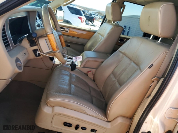 2007 Lincoln Navigator with VIN 5LMFU28577LJ00432, listed as a Copart auction lot 85879224 with 190,675 mi miles and Clean Title. Bid and sale history available at carsss.com. Image 7.
