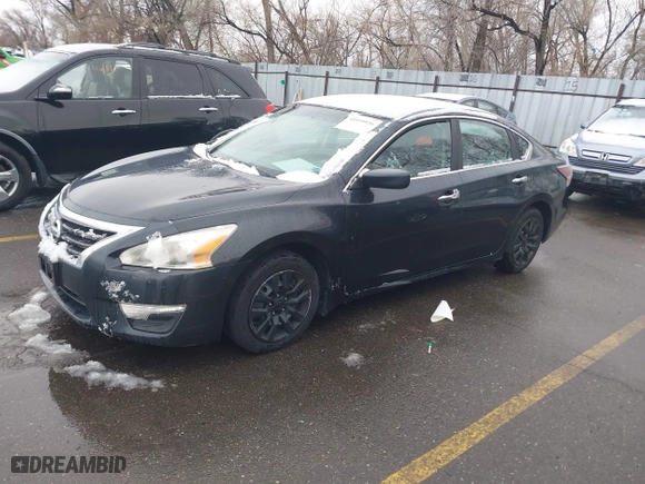 2015 Nissan Altima 2.5 with VIN 1N4AL3AP4FN308783, listed as a IAAI auction lot 41939936 with 192,782 mi miles. Bid and sale history available at carsss.com. Image 2.