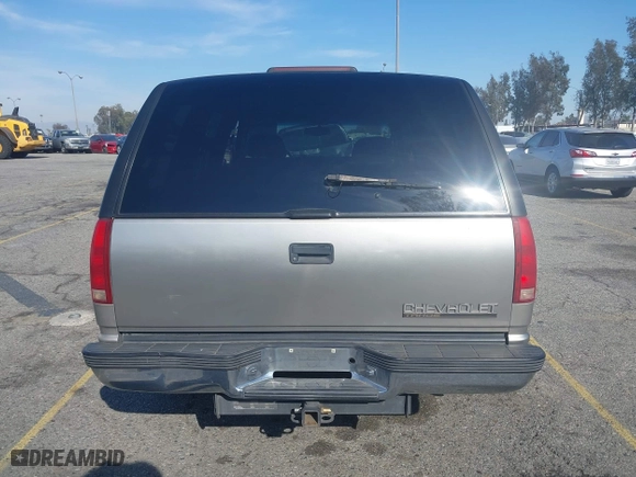 1999 Chevrolet Tahoe with VIN 1GNEC13R8XJ527499, listed as a IAAI auction lot 41880157 with 186,342 mi miles. Bid and sale history available at carsss.com. Image 16.