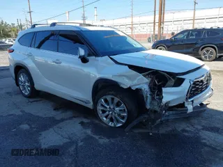 2022 Toyota Highlander Hybrid Limited with VIN 5TDXBRCH9NS539347, listed as a IAAI auction lot 41653351 with 67,991 mi miles and . Bid and sale history available at DreamBid. Image 1.