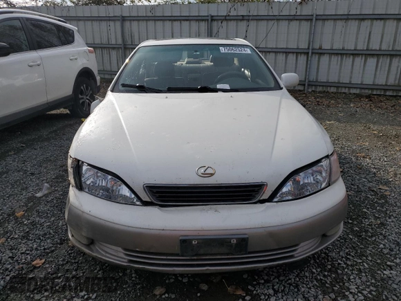 1997 Lexus ES 300 Luxury Sport Sdn with VIN JT8BF22GXV0045837, listed as a Copart auction lot 75062524 with 294,766 mi miles and Salvage Title. Bid and sale history available at carsss.com. Image 5.