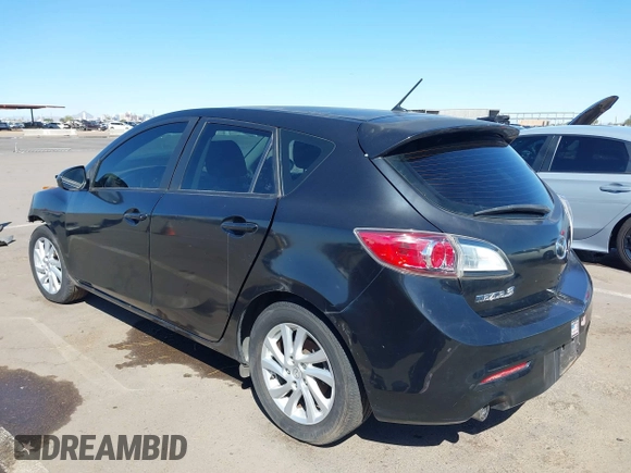 2012 Mazda 3 i Touring z VIN JM1BL1L87C1593877, wystawiony jako IAAI lot #41839090 z przebiegiem 175 624 mil mil oraz . Historia ofert i sprzedaży dostępna na DreamBid. Obrazek 3.