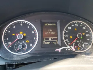 2013 Volkswagen Tiguan S with VIN WVGAV3AX2DW578442, listed as a Copart auction lot 41831045 with 236,761 mi miles and Clean title. Bid and sale history available at DreamBid. Image 9.