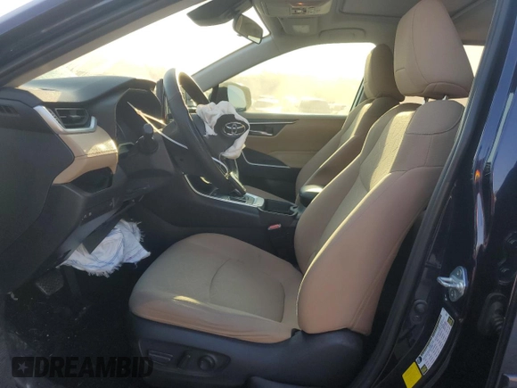 2019 Toyota RAV4 XLE with VIN 2T3W1RFV3KW014147, listed as a Copart auction lot 46943675 with 70,850 mi miles and Salvage Title. Bid and sale history available at DreamBid. Image 7.