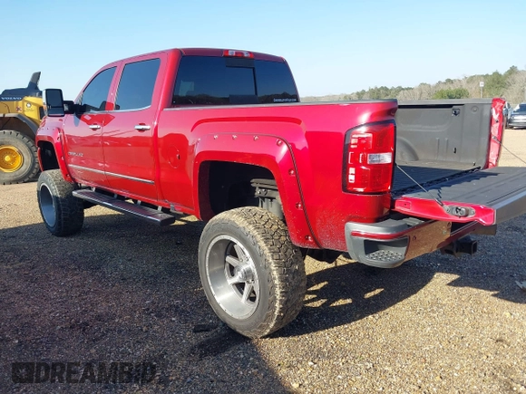 2018 GMC Sierra 2500HD Denali z VIN 1GT12UEY6JF272619, wystawiony jako IAAI lot #41743216 z przebiegiem 165 231 mil mil oraz . Historia ofert i sprzedaży dostępna na DreamBid. Obrazek 3.